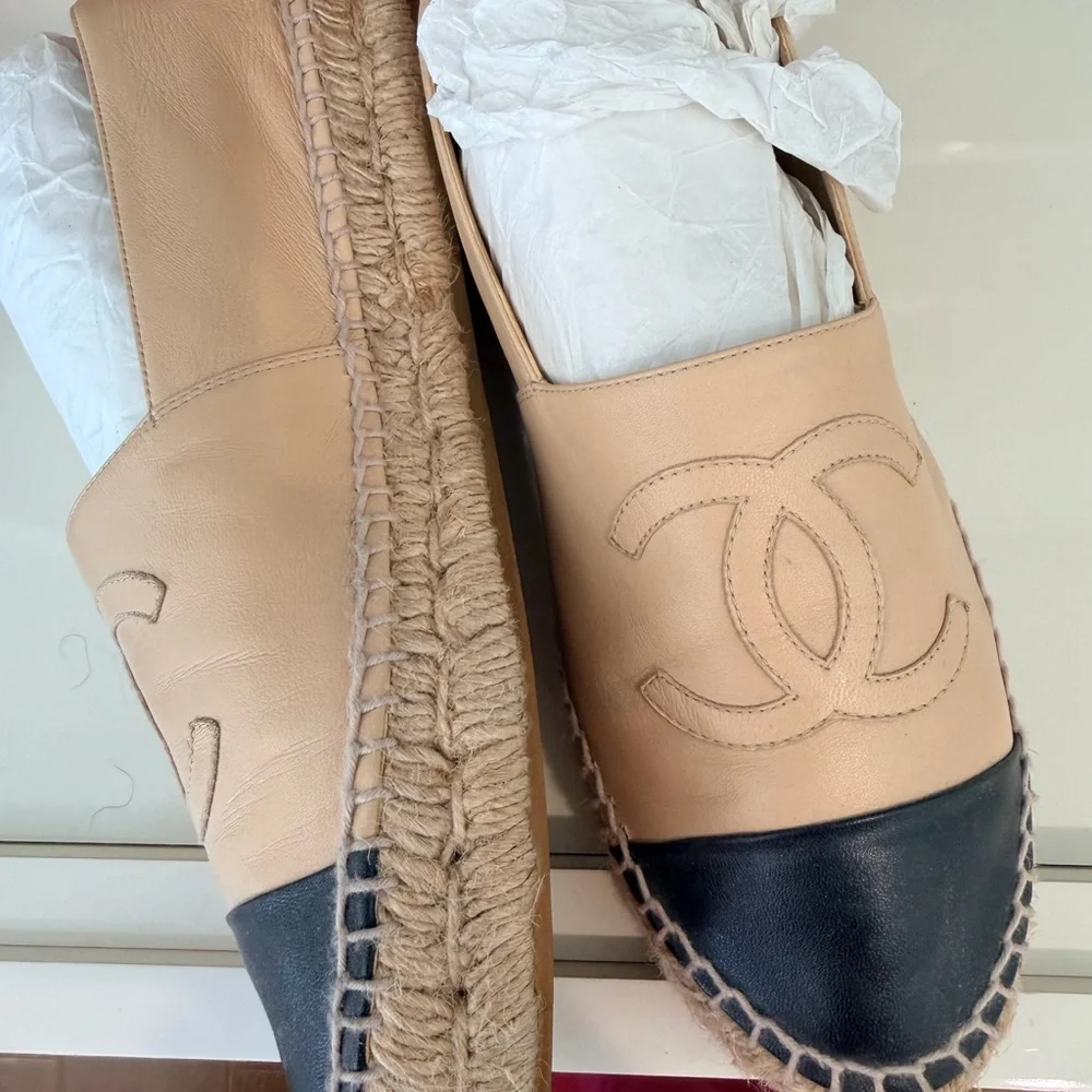 CHANEL Beige and Black Espadrilles - Picture 2 of 5